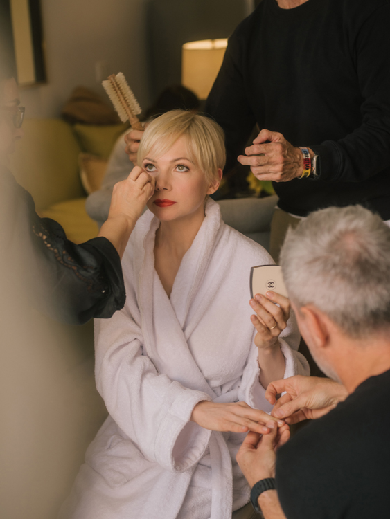 get the chanel beauty look of michelle williams at the oscars